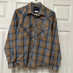Wrangler boys long sleeve button shirt size large